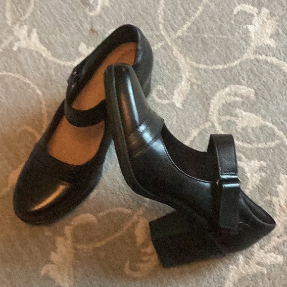 Clarks Black Mary Jane Shoes - Picture 2 of 4